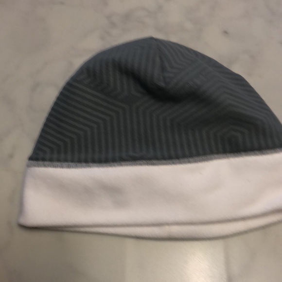 Under Armour Cap with Ponytail Slot - Picture 5 of 5